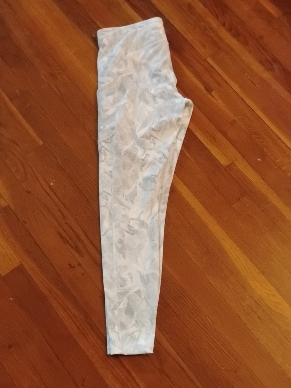 Lululemon Gray And White Ankle Length Leggings Size 10